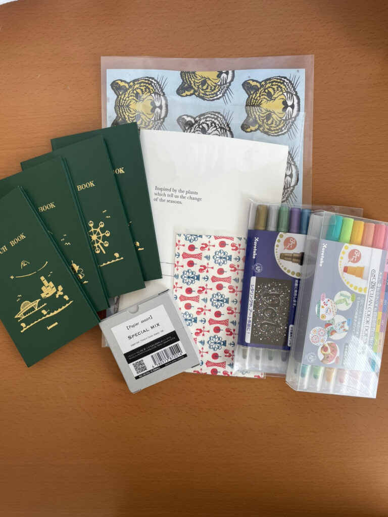大丸神戸店９階イベントスペースで2023年11月9日(木)～13日(月)開催の「紙フェスKOBE2023」へ行ってきたレポートのブログです。私は神戸デザインの野帳とマーカーセット、紙類など７点を購入しました。